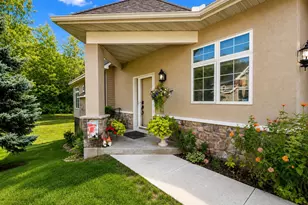 13904 Shoreside Ct, Savage, MN 55378 - Photo 4