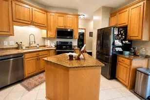 13904 Shoreside Ct, Savage, MN 55378 - Photo 8