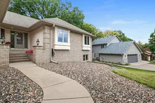 13172 Galleria Pl, Apple Valley, MN 55124 - Photo 2