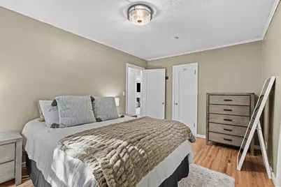 1197 Burke Avenue W, Roseville, MN 55113 - Photo 10
