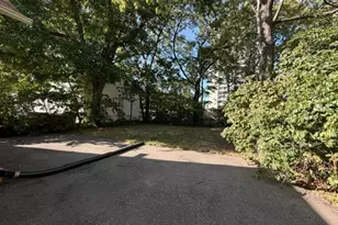 122 W 32nd St, Minneapolis, MN 55408 - Photo 2