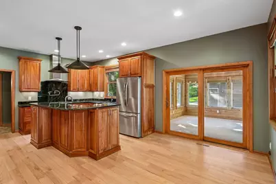 561 Bighorn Drive, Chanhassen, MN 55317 - Photo 18