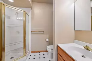 561 Bighorn Dr, Chanhassen, MN 55317 - Photo 54