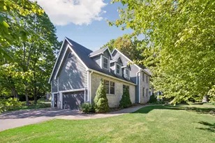561 Bighorn Dr, Chanhassen, MN 55317 - Photo 4