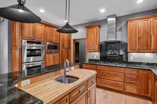 561 Bighorn Dr, Chanhassen, MN 55317 - Photo 20