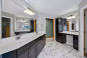 561 Bighorn Dr, Chanhassen, MN 55317 - Photo 38