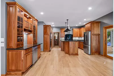 561 Bighorn Drive, Chanhassen, MN 55317 - Photo 16