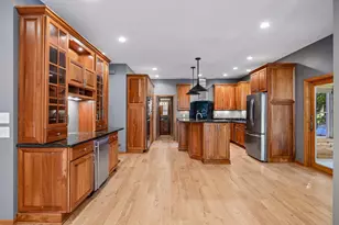 561 Bighorn Dr, Chanhassen, MN 55317 - Photo 16