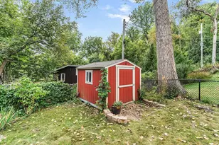 2212 Mary Hills Dr, Golden Valley, MN 55422 - Photo 16