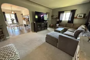 2418 8th Ave E, Hibbing, MN 55746 - Photo 4