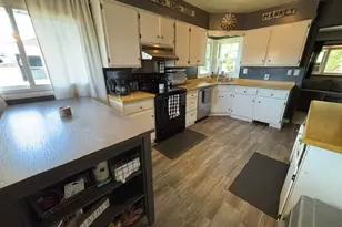 2418 8th Ave E, Hibbing, MN 55746 - Photo 6