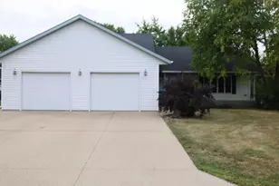 407 Siemers Ct, Breckenridge, MN 56520 - Photo 2