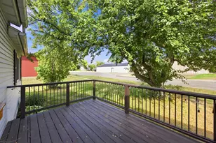 325 3rd Ave W, Halstad, MN 56548 - Photo 4