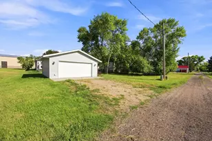 325 3rd Ave W, Halstad, MN 56548 - Photo 28