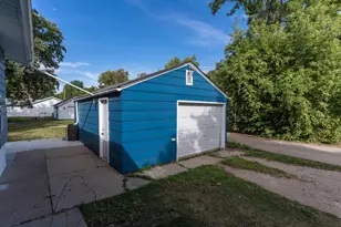 616 Lake St, Alexandria, MN 56308 - Photo 32