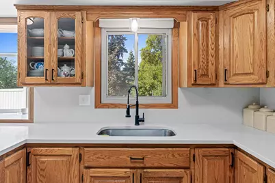 6810 Brookview Drive NE, Fridley, MN 55432 - Photo 10