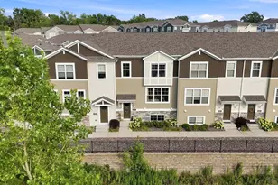 2217 Gateway Curv, North Saint Paul, MN 55109 - Photo 2