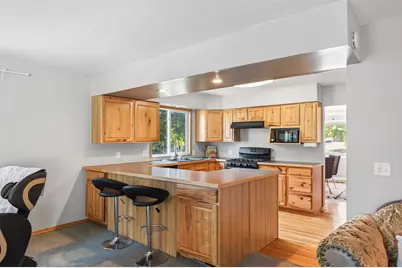8945 Colfax Avenue S, Bloomington, MN 55420 - Photo 2