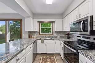2708 Boone Ave N, New Hope, MN 55427 - Photo 16