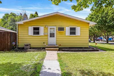 1921 N 10th Avenue N, Moorhead, MN 56560 - Photo 6