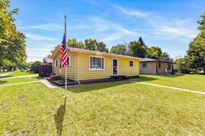 1921 N 10th Avenue N, Moorhead, MN 56560 - Photo 8