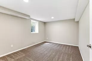 1922 Oakland Rd, Minnetonka, MN 55305 - Photo 24