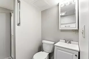 1922 Oakland Rd, Minnetonka, MN 55305 - Photo 26