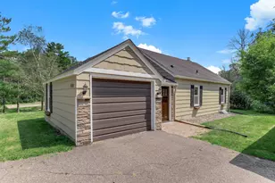 1922 Oakland Rd, Minnetonka, MN 55305 - Photo 4
