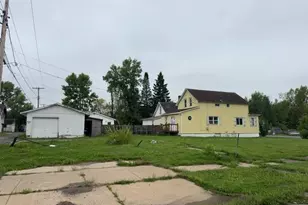 2604 5th Ave W, Hibbing, MN 55746 - Photo 2