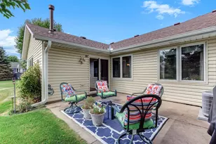 9205 Yorkshire Ln, Brooklyn Park, MN 55443 - Photo 28