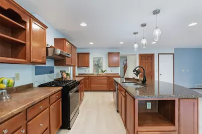 8818 Belvedere Drive, Eden Prairie, MN 55347 - Photo 6