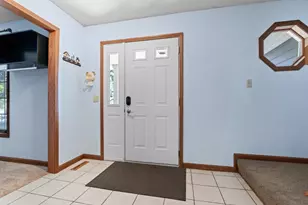 8818 Belvedere Dr, Eden Prairie, MN 55347 - Photo 14