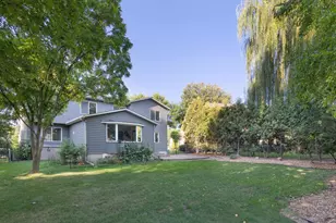 8818 Belvedere Dr, Eden Prairie, MN 55347 - Photo 42