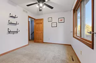 8818 Belvedere Dr, Eden Prairie, MN 55347 - Photo 28