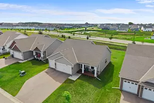1836 Fields Dr, Carver, MN 55315 - Photo 2