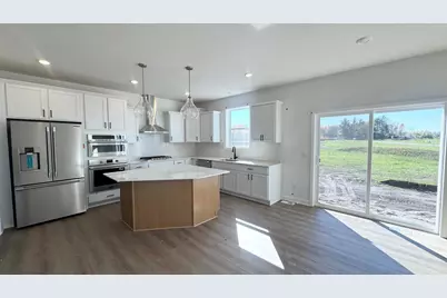 657 Sierra Parkway, Waconia, MN 55387 - Photo 4