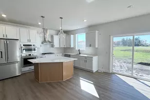 657 Sierra Pkwy, Waconia, MN 55387 - Photo 4