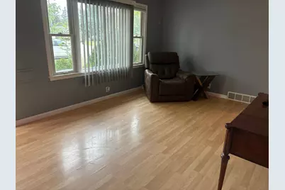6108 Hampshire Avenue N, Crystal, MN 55428 - Photo 4