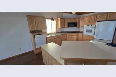 211 W Lake Street, Parkers Prairie, MN 56361 - Photo 10