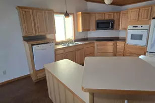 211 W Lake St, Parkers Prairie, MN 56361 - Photo 10