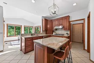 3034 Edgewater Dr, Woodbury, MN 55125 - Photo 16