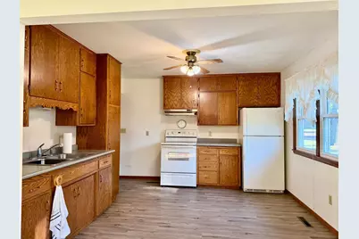 460 N Park Avenue, Le Center, MN 56057 - Photo 12