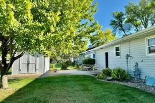 460 N Park Ave, Le Center, MN 56057 - Photo 4