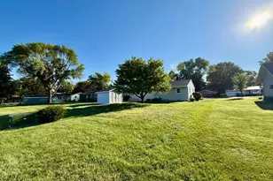 460 N Park Ave, Le Center, MN 56057 - Photo 6