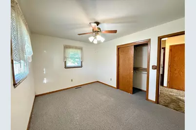 460 N Park Avenue, Le Center, MN 56057 - Photo 20
