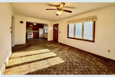 460 N Park Avenue, Le Center, MN 56057 - Photo 16
