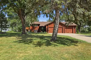 117 Mississippi Dr, Monticello, MN 55362 - Photo 2