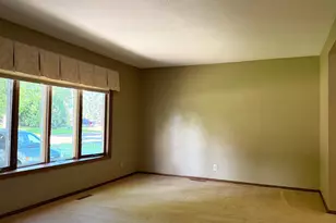 819 S Martin St, Fergus Falls, MN 56537 - Photo 6