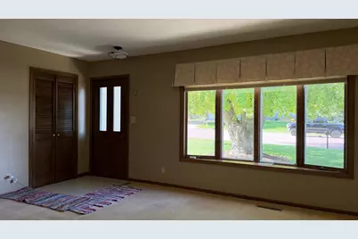 819 S Martin Street, Fergus Falls, MN 56537 - Photo 8