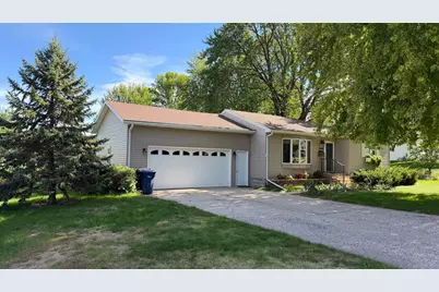 819 S Martin Street, Fergus Falls, MN 56537 - Photo 2